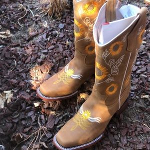 Leather boots